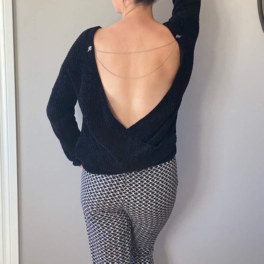 Dynamite Open Back Sweater With Chain